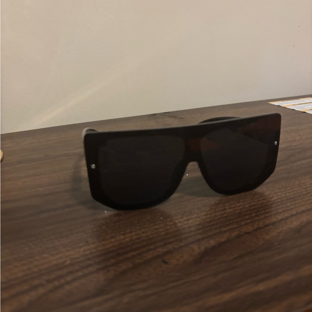 Black sunglasses
